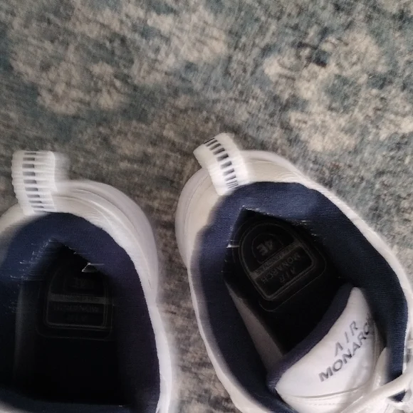 Nike Air Monarch IV White Sneakers - Picture 4 of 6